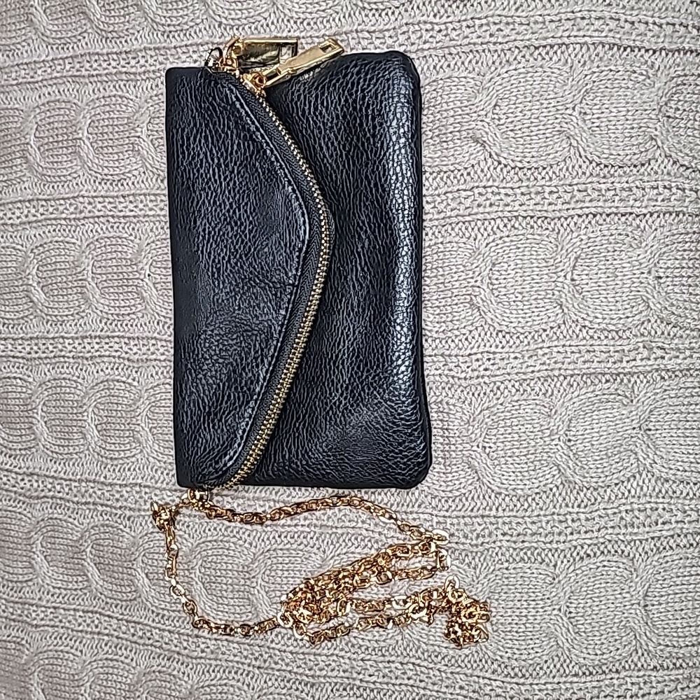 Urban Expressions Small Crossbody